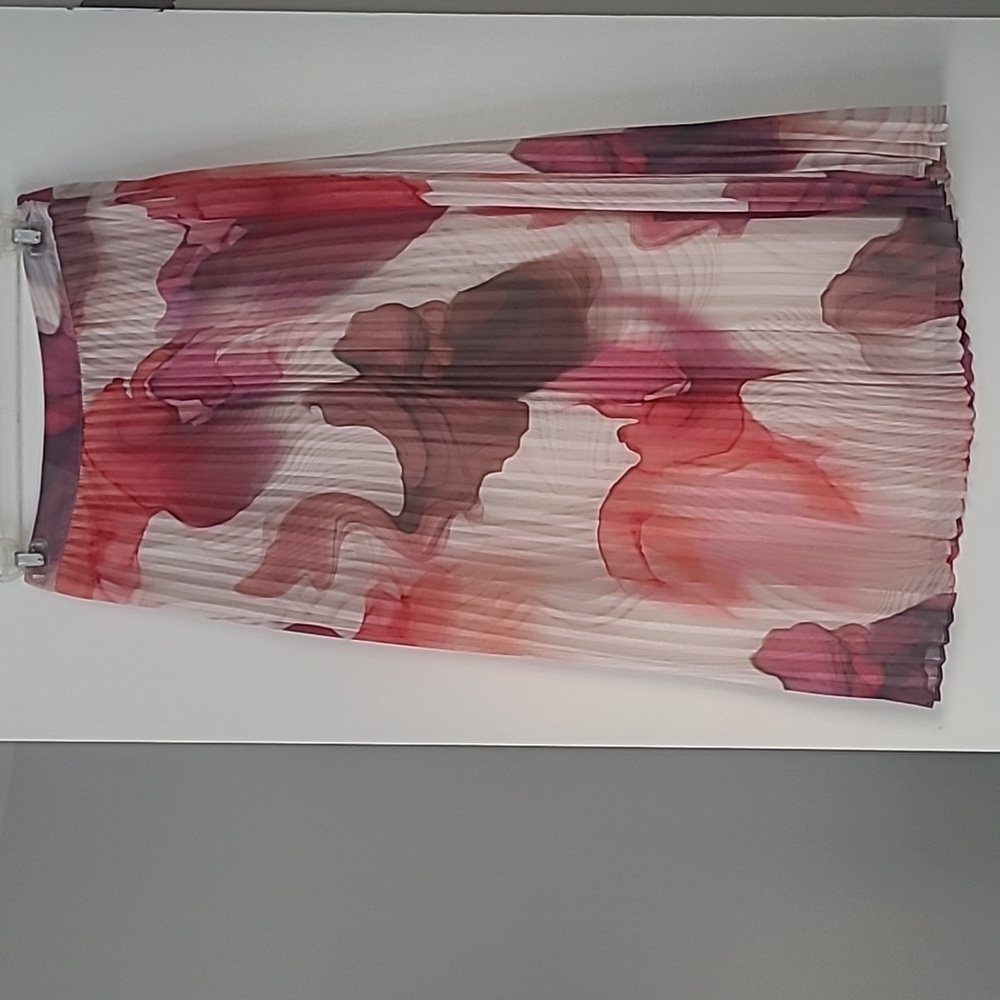 Express Vibrant A-Line Pleated Skirt - Medium
